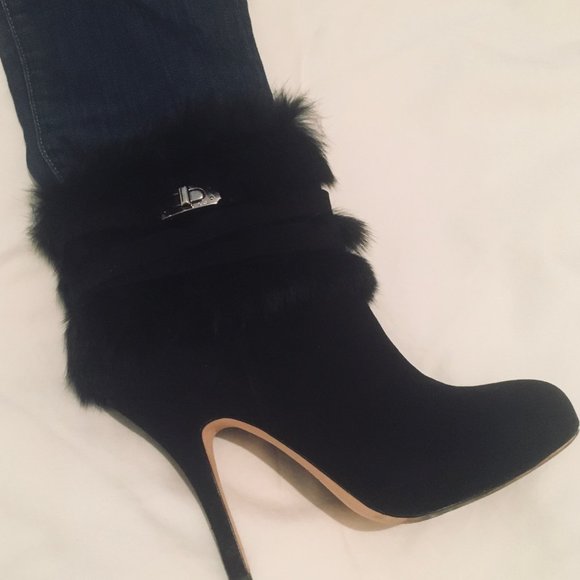 Coach Janeva Fur Trim Round Toe Ankle Boots / Black Suede (8) - Picture 4 of 12